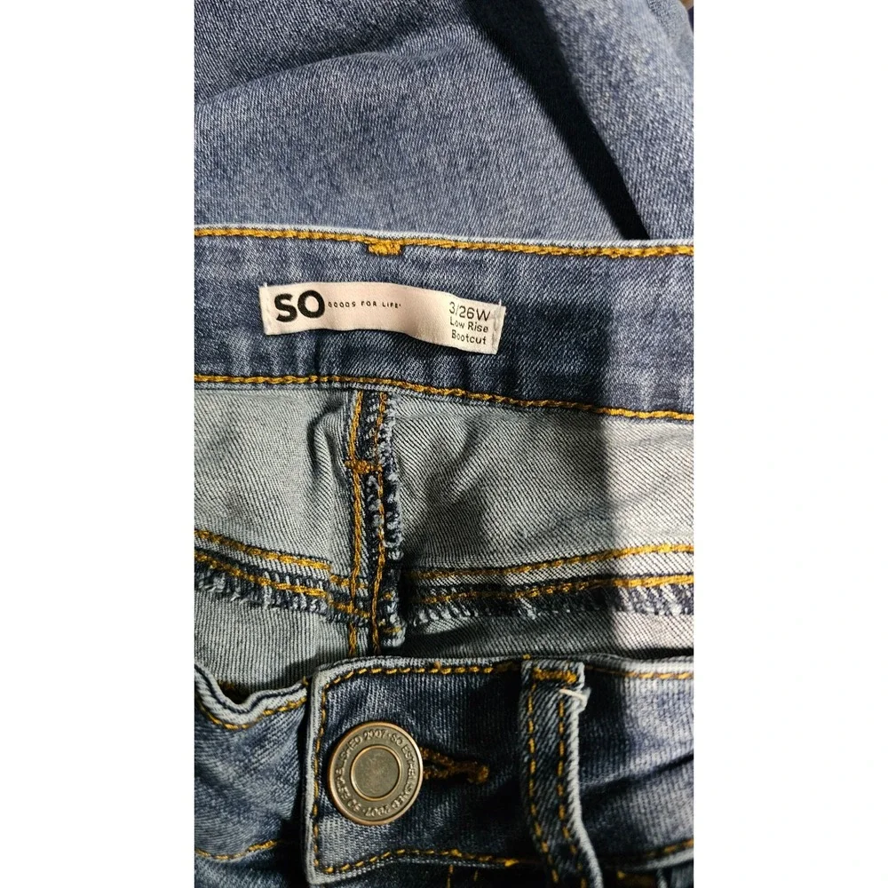 SO Low Rise Bootcut Jeans Size 3 / 26W Medium Wash‎ Stretch Denim